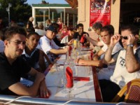 A table le soir